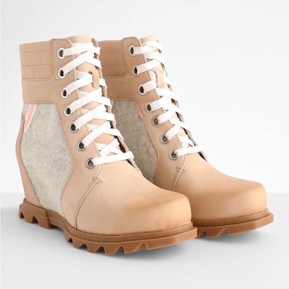 Sorel Women’s Joan Of Arctic Wedge III Lexie Bootie in Natural Tan Size 8 Boots - Picture 3 of 14